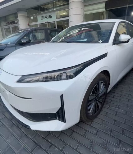 Changan Qiyuan A05 2024, 0 km - 1.5 л - Bakı