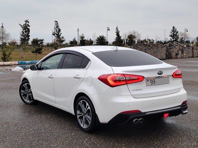 Kia Cerato-10