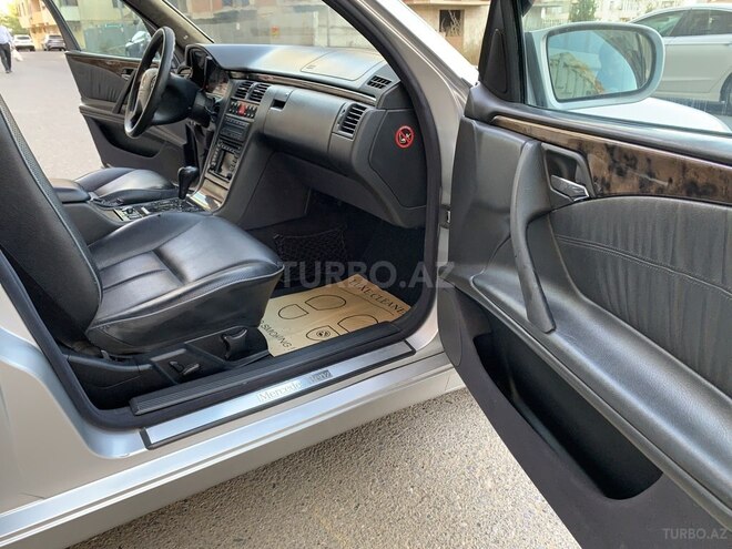 Mercedes E 320 2000, 287,898 km - 3.2 l - Bakı