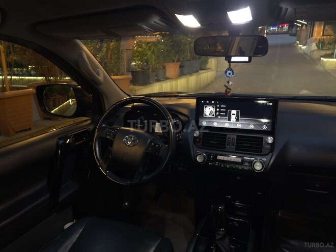 Toyota Land Cruiser Prado-16