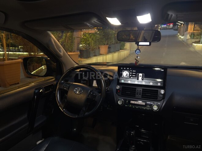 Toyota Land Cruiser Prado-15