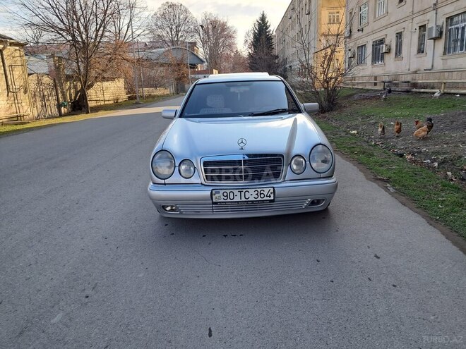 Mercedes E 230 1995, 125,300 km - 2.3 l - Qazax
