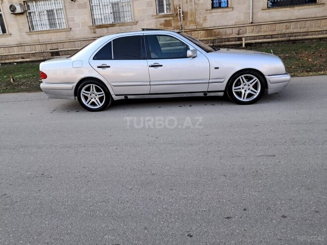 Mercedes E 230 1995, 125,300 km - 2.3 l - Qazax