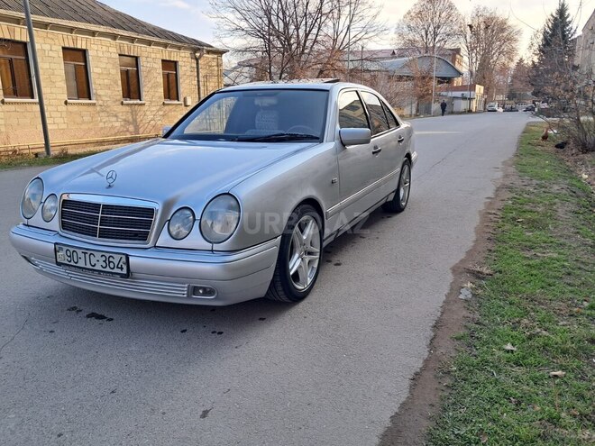 Mercedes E 230 1995, 125,300 km - 2.3 l - Qazax