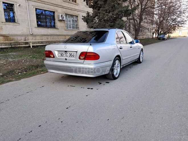 Mercedes E 230 1995, 125,300 km - 2.3 l - Qazax