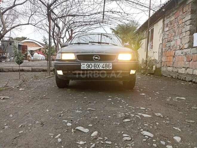 Opel Astra 1997, 218,380 km - 1.6 l - Zaqatala