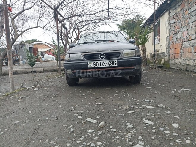 Opel Astra 1997, 218,380 km - 1.6 l - Zaqatala