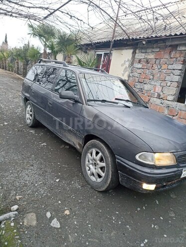 Opel Astra 1997, 218,380 km - 1.6 l - Zaqatala
