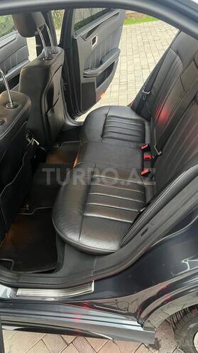 Mercedes E 220-17