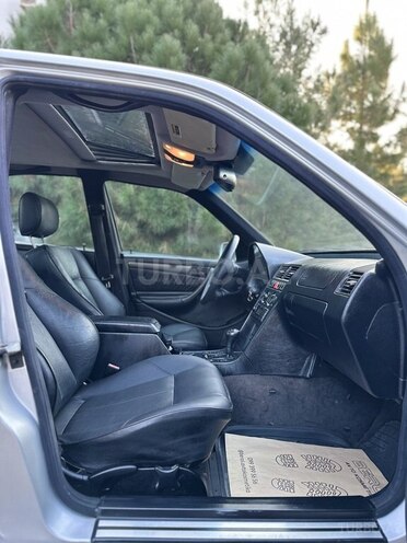 Mercedes C 230 1998, 33,200 km - 2.3 l - Saatlı