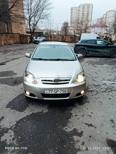 Toyota Corolla 2004, 195,000 km - 1.4 l - Bakı
