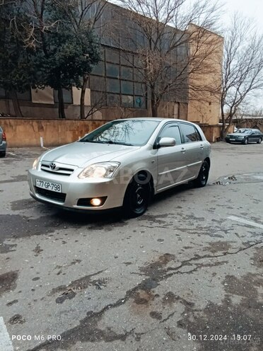Toyota Corolla 2004, 195,000 km - 1.4 l - Bakı