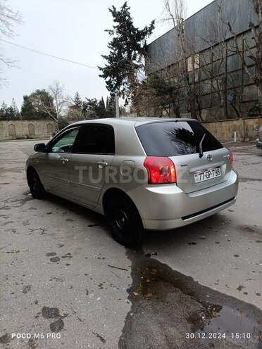Toyota Corolla 2004, 195,000 km - 1.4 l - Bakı