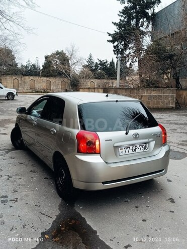 Toyota Corolla 2004, 195,000 km - 1.4 l - Bakı