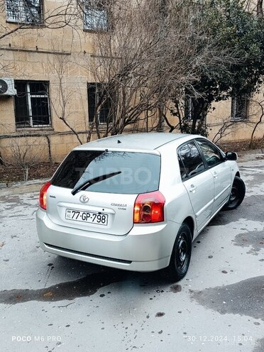 Toyota Corolla 2004, 195,000 km - 1.4 l - Bakı