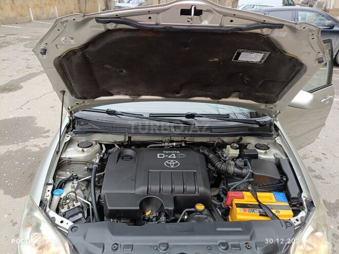 Toyota Corolla 2004, 195,000 km - 1.4 l - Bakı