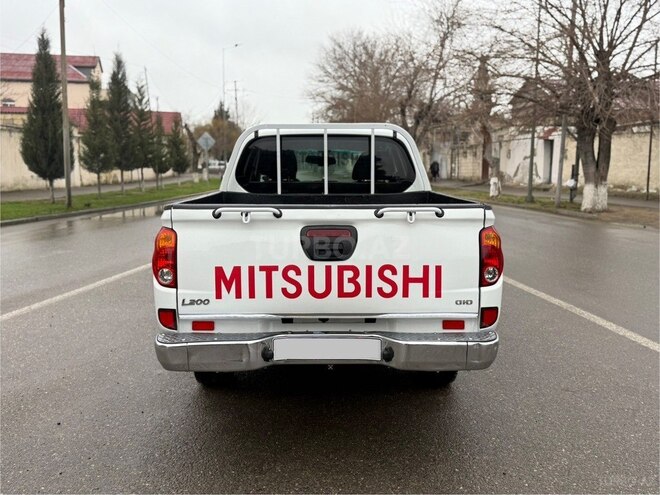 Mitsubishi L200 2014, 193,270 km - 2.5 l - Bakı