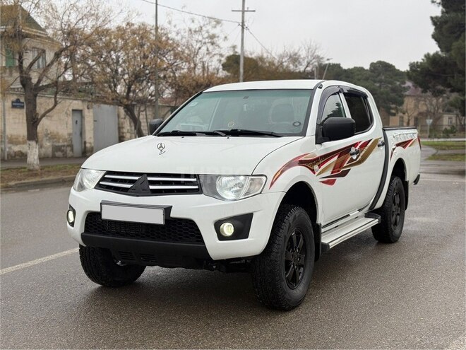 Mitsubishi L200 2014, 193,270 km - 2.5 l - Bakı