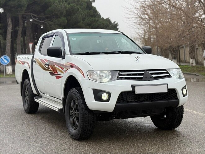Mitsubishi L200 2014, 193,270 km - 2.5 l - Bakı