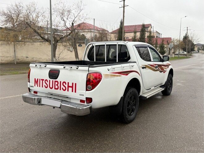 Mitsubishi L200 2014, 193,270 km - 2.5 l - Bakı