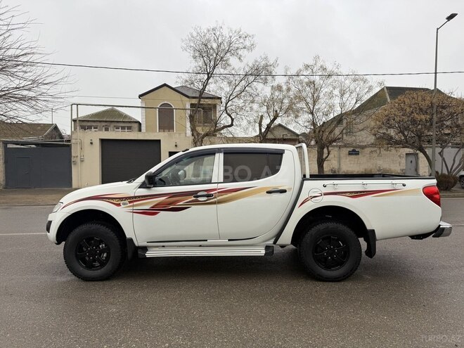 Mitsubishi L200 2014, 193,270 km - 2.5 l - Bakı