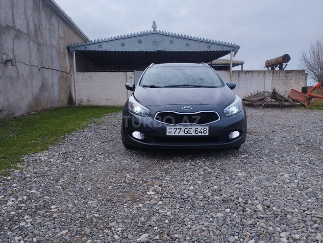 Kia Ceed 2014, 203,882 km - 1.4 l - Salyan