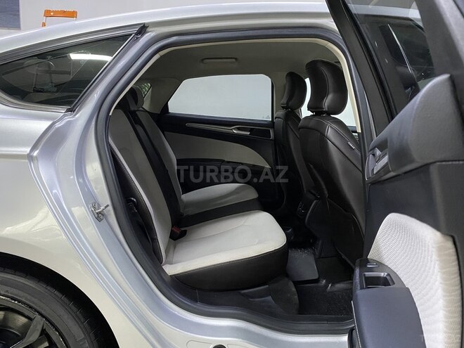 Ford Fusion (North America)-17