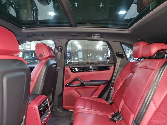Porsche Cayenne-30