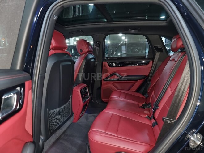 Porsche Cayenne-32