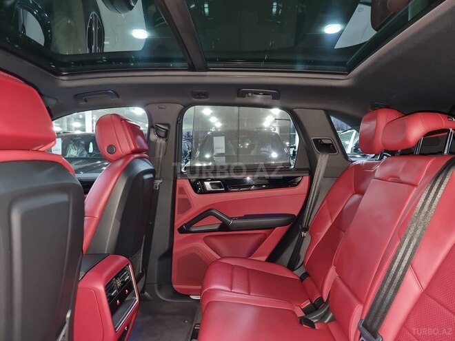 Porsche Cayenne-28