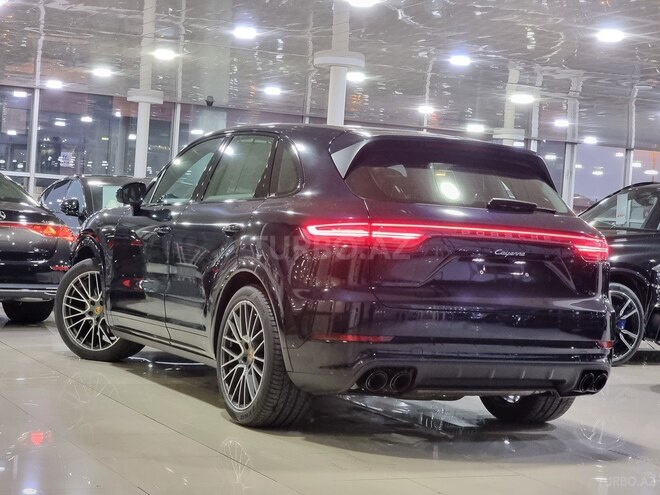 Porsche Cayenne-14