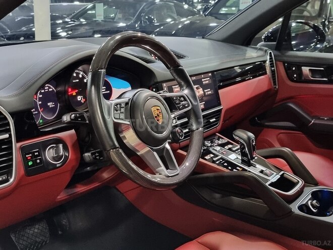 Porsche Cayenne-25