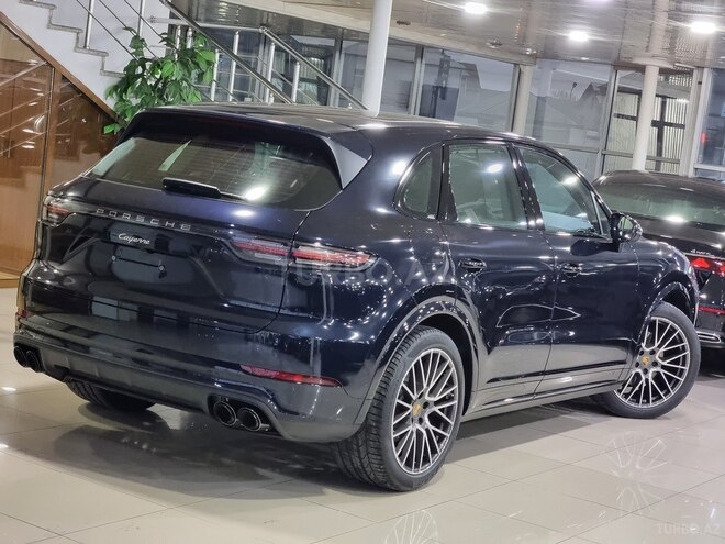 Porsche Cayenne-11