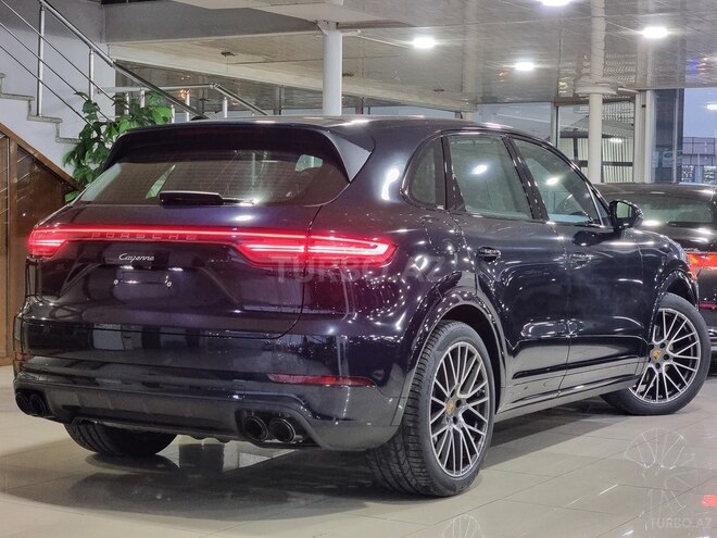 Porsche Cayenne-7