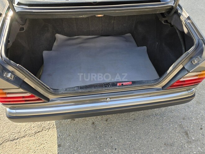 Mercedes E 200 d 1989, 14,000 km - 2.0 л - Bakı