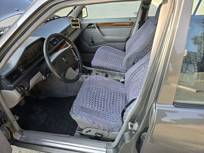 Mercedes E 200 d 1989, 14,000 km - 2.0 л - Bakı