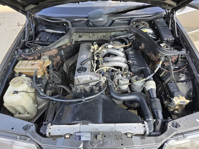 Mercedes E 200 d 1989, 14,000 km - 2.0 л - Bakı