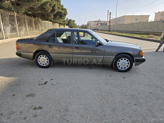 Mercedes E 200 d 1989, 14,000 km - 2.0 л - Bakı