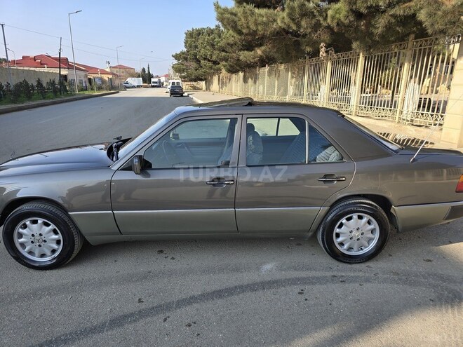 Mercedes E 200 d 1989, 14,000 km - 2.0 л - Bakı
