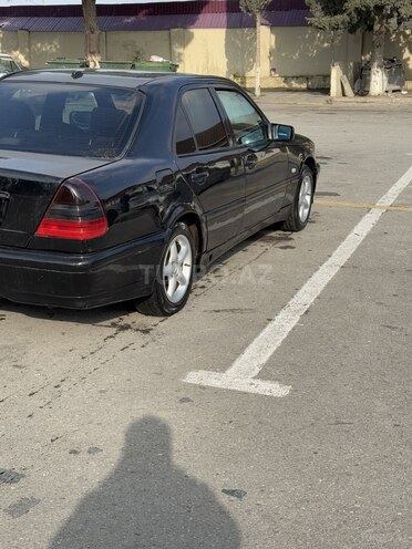 Mercedes C 220 1999, 242,000 km - 2.2 l - Bakı