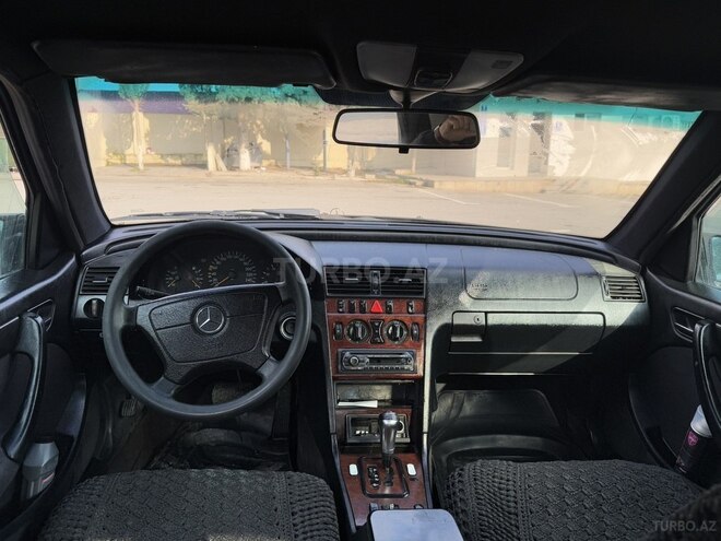 Mercedes C 220 1999, 242,000 km - 2.2 l - Bakı