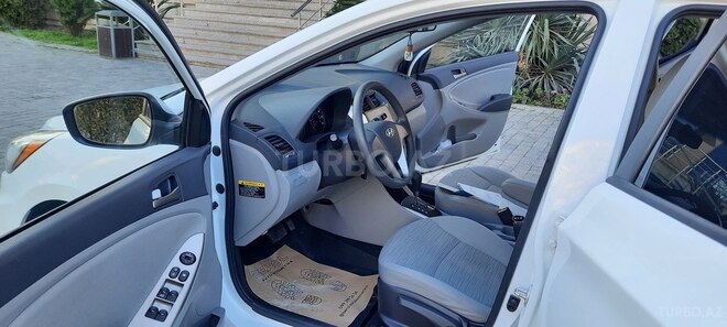 Hyundai Accent 2015, 340,000 km - 1.6 l - Bakı