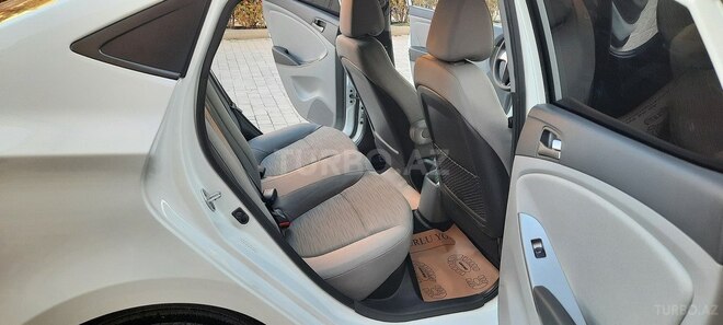 Hyundai Accent 2015, 340,000 km - 1.6 l - Bakı