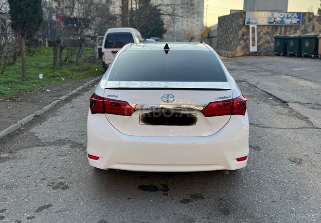 Toyota Corolla 2014, 221,070 km - 1.6 л - Bakı