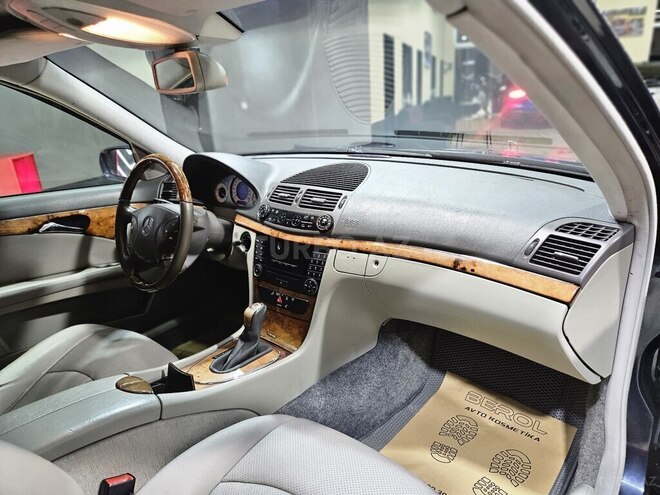 Mercedes E 240 2003, 250,000 km - 2.6 l - Sumqayıt