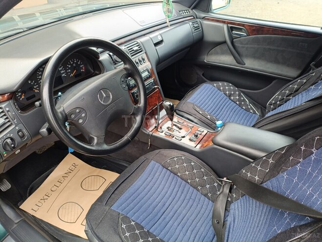 Mercedes E 240 1999, 248,000 km - 2.4 l - Gəncə