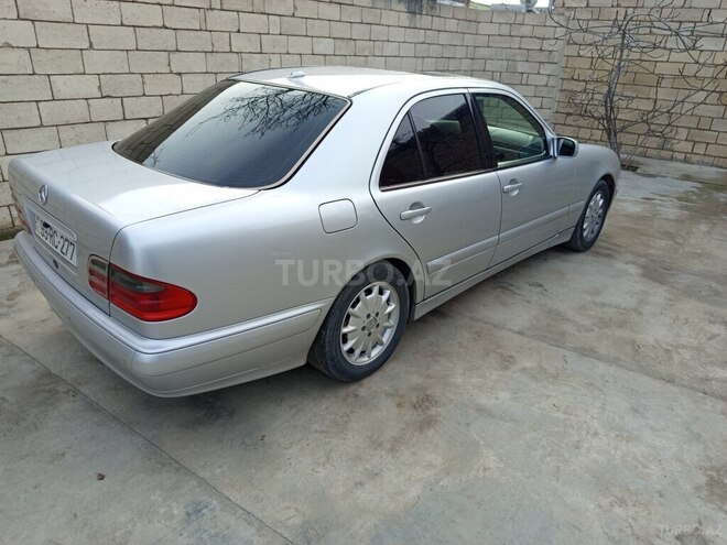 Mercedes E 200 2000, 297,823 km - 2.0 л - Şirvan
