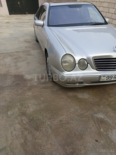 Mercedes E 200 2000, 297,823 km - 2.0 л - Şirvan