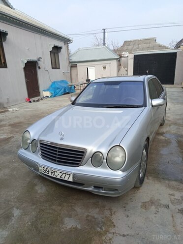 Mercedes E 200 2000, 297,823 km - 2.0 л - Şirvan