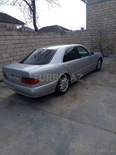 Mercedes E 200 2000, 297,823 km - 2.0 л - Şirvan